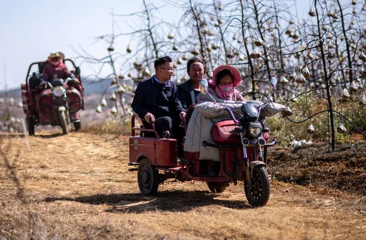 人大10.jpg 人大10.jpg