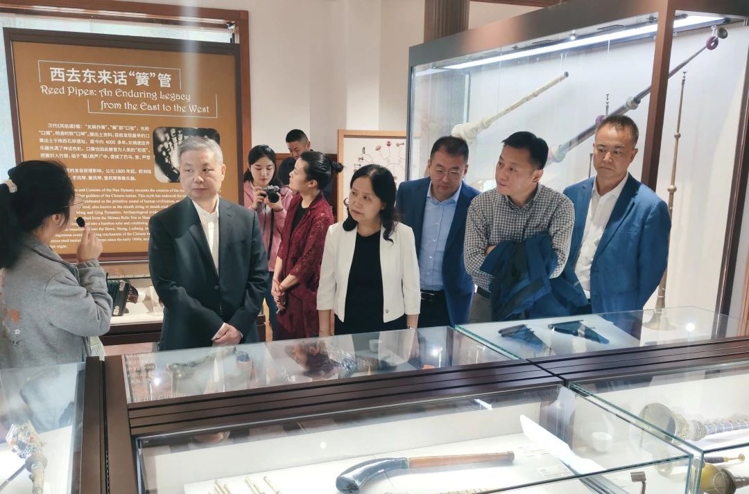 座谈.jpg