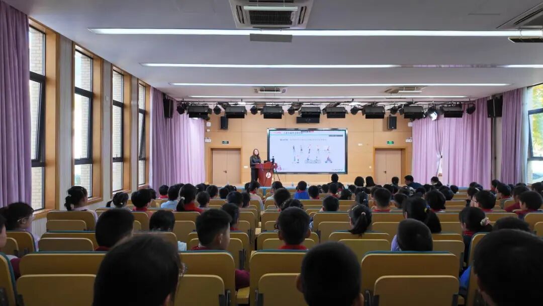 一屏连两地 共学促三交——“籽籽同心”机器人线上课程开课啦